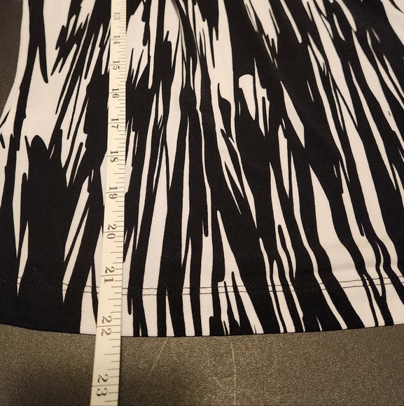 Calvin Klein Sleeveless Blouse - Picture 6 of 6